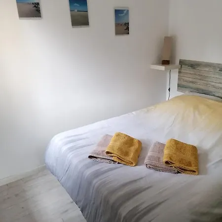 Apartment La Pinede